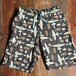 Patagonia Boys Board Shorts XL (14) Fishing Theme